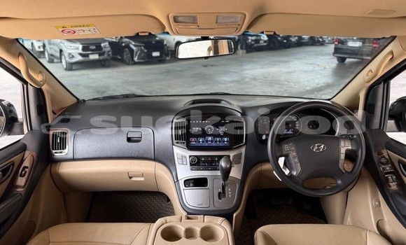 Buy Used Hyundai H1 Black Car in Nonthaburi in Nonthaburi Buy Used Hyundai H1 Black Car in Nonthaburi in Nonthaburi