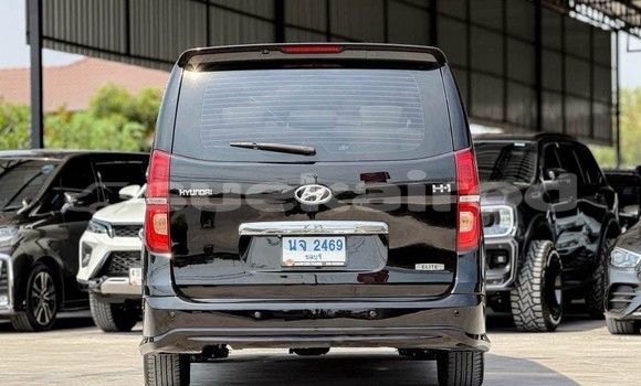 Buy Used Hyundai H1 Black Car in Nonthaburi in Nonthaburi Buy Used Hyundai H1 Black Car in Nonthaburi in Nonthaburi