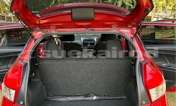 ซื้อ รถมือสอง Toyota Yaris สีแดง รถยนต์ ใน %{เมือง} ใน ชัยนาท