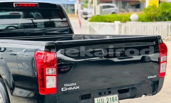 Buy Used Isuzu D-Max Black Car in Chai Nat in Chai Nat