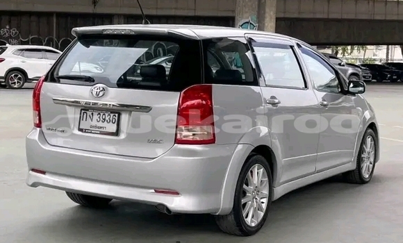 Buy Used Toyota Wish White Car in Kalasin in Kalasin