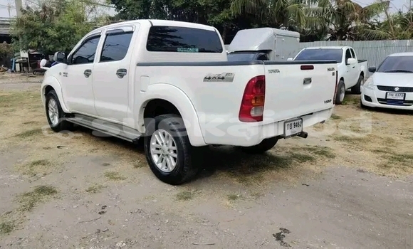 ซื้อ รถมือสอง Toyota Hiluxe Revo ขาว รถยนต์ ใน %{เมือง} ใน ชัยนาท ซื้อ รถมือสอง Toyota Hiluxe Revo ขาว รถยนต์ ใน %{เมือง} ใน ชัยนาท