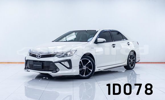 ซื้อ รถมือสอง Toyota Camry ขาว รถยนต์ ใน %{เมือง} ใน กรุงเทพมหานคร
