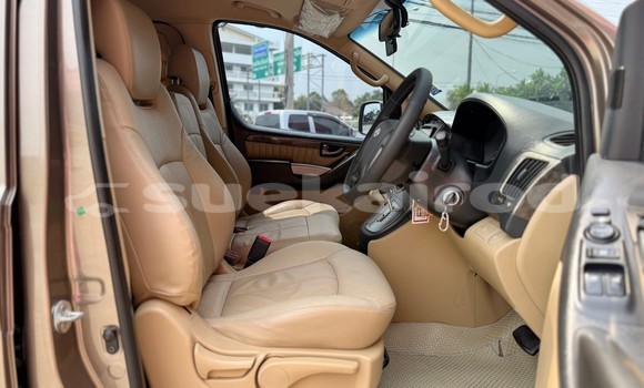 ซื้อ รถมือสอง Hyundai Grand Starex สีน้ำตาล รถยนต์ ใน %{เมือง} ใน นนทบุรี ซื้อ รถมือสอง Hyundai Grand Starex สีน้ำตาล รถยนต์ ใน %{เมือง} ใน นนทบุรี