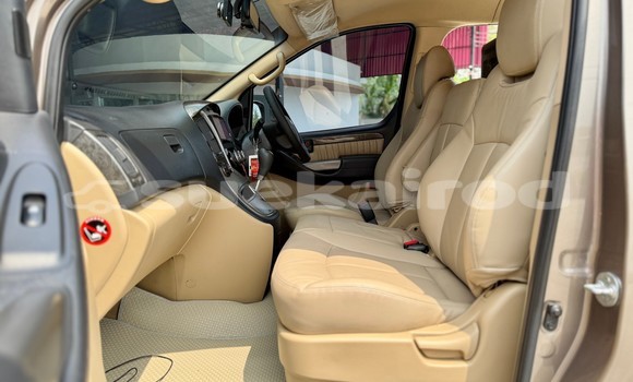 Buy Used Hyundai Grand Starex Brown Car in Nonthaburi in Nonthaburi Buy Used Hyundai Grand Starex Brown Car in Nonthaburi in Nonthaburi
