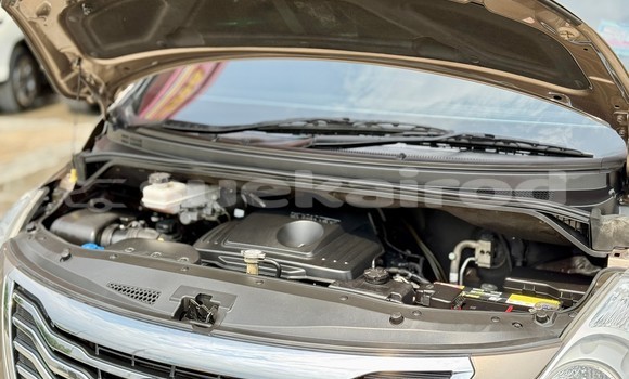 Buy Used Hyundai Grand Starex Brown Car in Nonthaburi in Nonthaburi Buy Used Hyundai Grand Starex Brown Car in Nonthaburi in Nonthaburi