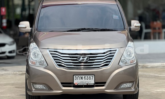Buy Used Hyundai Grand Starex Brown Car in Nonthaburi in Nonthaburi Buy Used Hyundai Grand Starex Brown Car in Nonthaburi in Nonthaburi
