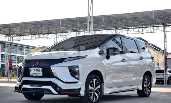 ซื้อ รถมือสอง Mitsubishi Xpander ขาว รถยนต์ ใน %{เมือง} ใน นนทบุรี