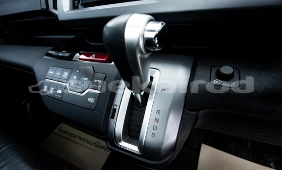 Buy Used Honda Stepwgn White Car in Nonthaburi in Nonthaburi Buy Used Honda Stepwgn White Car in Nonthaburi in Nonthaburi