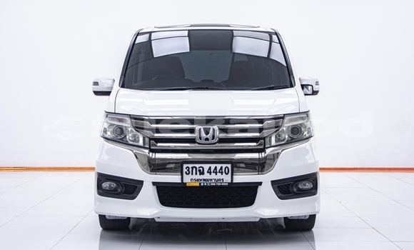 Buy Used Honda Stepwgn White Car in Nonthaburi in Nonthaburi Buy Used Honda Stepwgn White Car in Nonthaburi in Nonthaburi
