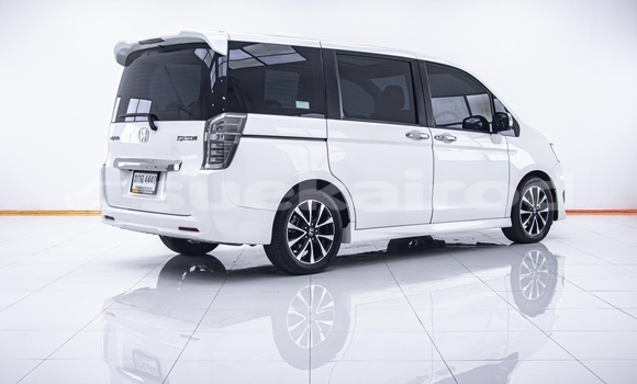 Buy Used Honda Stepwgn White Car in Nonthaburi in Nonthaburi Buy Used Honda Stepwgn White Car in Nonthaburi in Nonthaburi