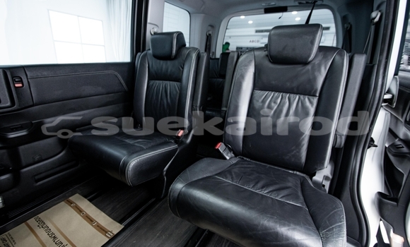 Buy Used Honda Stepwgn White Car in Nonthaburi in Nonthaburi Buy Used Honda Stepwgn White Car in Nonthaburi in Nonthaburi