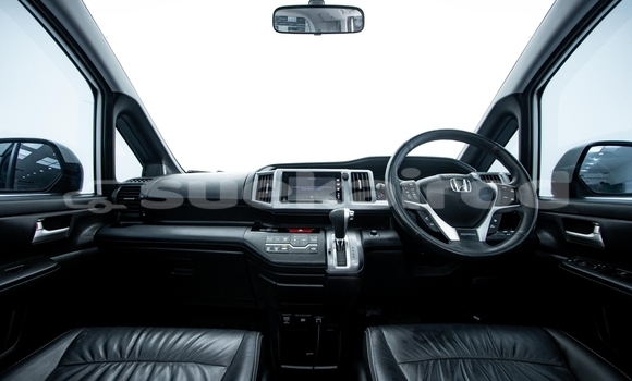 Buy Used Honda Stepwgn White Car in Nonthaburi in Nonthaburi Buy Used Honda Stepwgn White Car in Nonthaburi in Nonthaburi