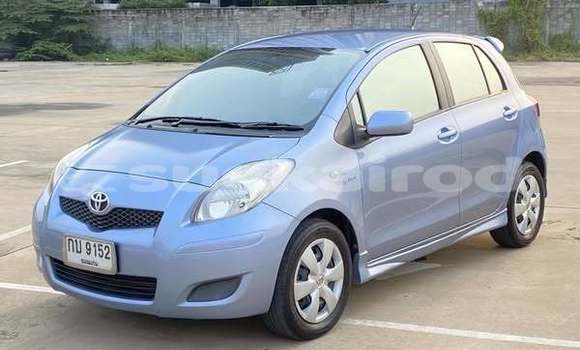ซื้อ รถมือสอง Toyota Yaris สีน้ำเงิน รถยนต์ ใน %{เมือง} ใน กรุงเทพมหานคร