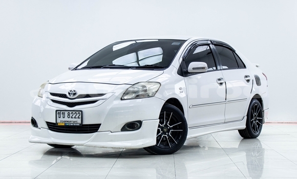 ซื้อ รถมือสอง Toyota Vios ขาว รถยนต์ ใน %{เมือง} ใน นนทบุรี