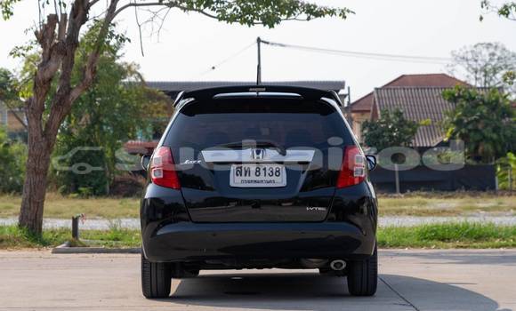 ซื้อ รถมือสอง Honda Jazz สีดำ รถยนต์ ใน %{เมือง} ใน นนทบุรี ซื้อ รถมือสอง Honda Jazz สีดำ รถยนต์ ใน %{เมือง} ใน นนทบุรี