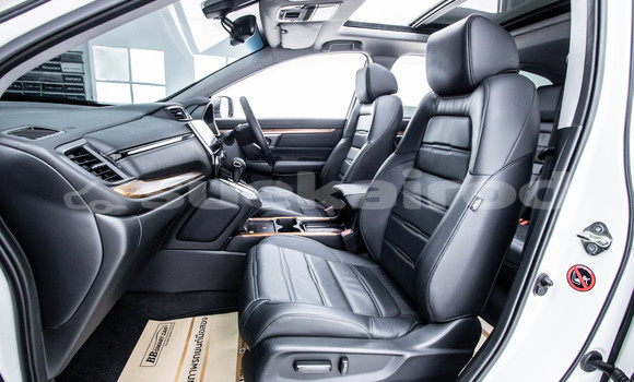 Buy Used Honda CR-V White Car in Bangkok in Bangkok Buy Used Honda CR-V White Car in Bangkok in Bangkok