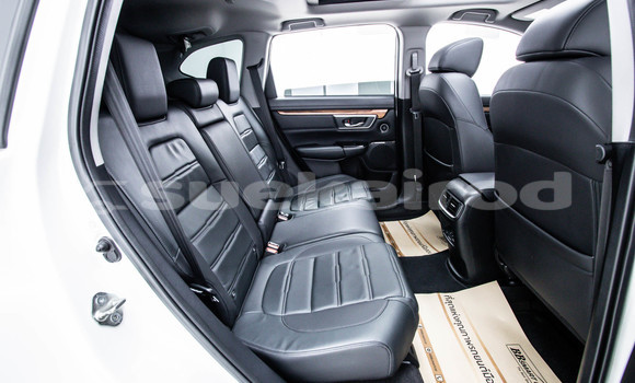 Buy Used Honda CR-V White Car in Bangkok in Bangkok Buy Used Honda CR-V White Car in Bangkok in Bangkok