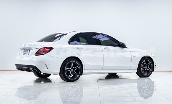 ซื้อ รถมือสอง Mercedes‒Benz C–Class ขาว รถยนต์ ใน %{เมือง} ใน นนทบุรี ซื้อ รถมือสอง Mercedes‒Benz C–Class ขาว รถยนต์ ใน %{เมือง} ใน นนทบุรี