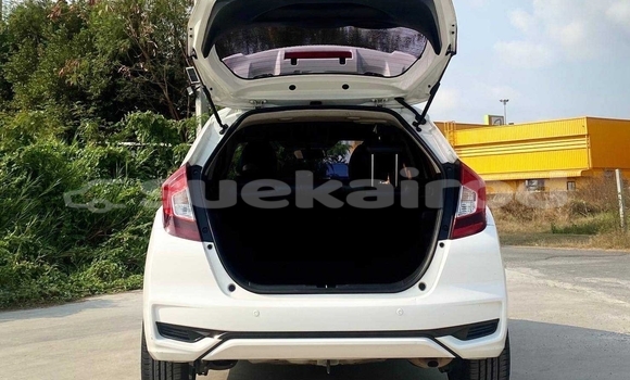 Buy Used Honda Jazz White Car in Nonthaburi in Nonthaburi Buy Used Honda Jazz White Car in Nonthaburi in Nonthaburi