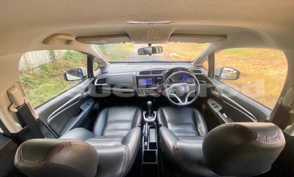 Buy Used Honda Jazz White Car in Nonthaburi in Nonthaburi Buy Used Honda Jazz White Car in Nonthaburi in Nonthaburi