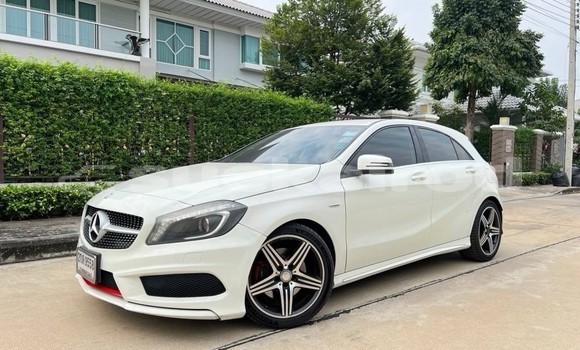 ซื้อ รถมือสอง Mercedes‒Benz A–Class ขาว รถยนต์ ใน %{เมือง} ใน นนทบุรี