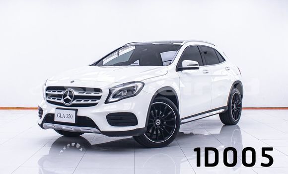 Buy Used Mercedes-Benz GLA-klasse White Car in Bangkok in Bangkok