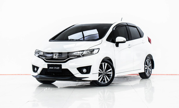 Buy Used Honda Jazz White Car in Bangkok in Bangkok Buy Used Honda Jazz White Car in Bangkok in Bangkok