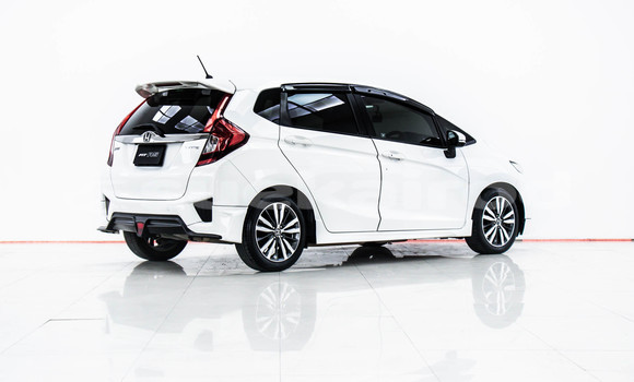 Buy Used Honda Jazz White Car in Bangkok in Bangkok Buy Used Honda Jazz White Car in Bangkok in Bangkok