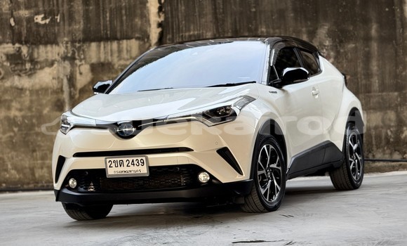 Buy Used Toyota C-HR White Car in Nonthaburi in Nonthaburi