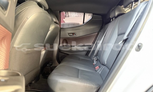 Buy Used Toyota C-HR White Car in Nonthaburi in Nonthaburi Buy Used Toyota C-HR White Car in Nonthaburi in Nonthaburi