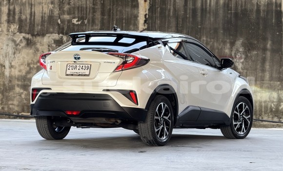 Buy Used Toyota C-HR White Car in Nonthaburi in Nonthaburi Buy Used Toyota C-HR White Car in Nonthaburi in Nonthaburi