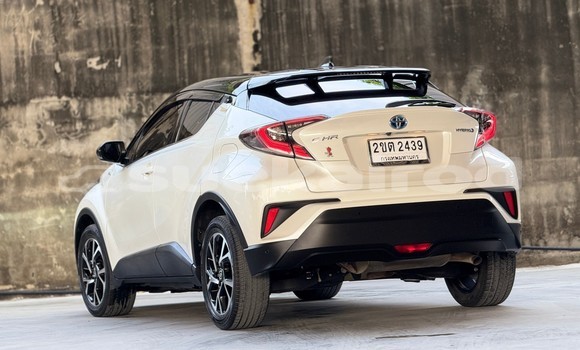Buy Used Toyota C-HR White Car in Nonthaburi in Nonthaburi Buy Used Toyota C-HR White Car in Nonthaburi in Nonthaburi