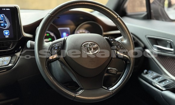 Buy Used Toyota C-HR White Car in Nonthaburi in Nonthaburi Buy Used Toyota C-HR White Car in Nonthaburi in Nonthaburi