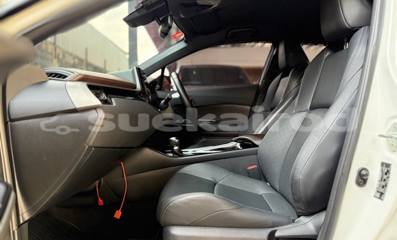 Buy Used Toyota C-HR White Car in Nonthaburi in Nonthaburi Buy Used Toyota C-HR White Car in Nonthaburi in Nonthaburi