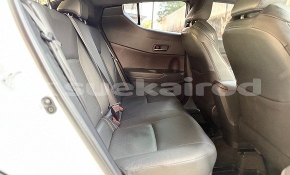 Buy Used Toyota C-HR White Car in Nonthaburi in Nonthaburi Buy Used Toyota C-HR White Car in Nonthaburi in Nonthaburi