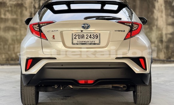 Buy Used Toyota C-HR White Car in Nonthaburi in Nonthaburi Buy Used Toyota C-HR White Car in Nonthaburi in Nonthaburi