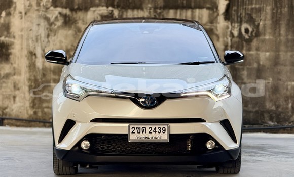 Buy Used Toyota C-HR White Car in Nonthaburi in Nonthaburi Buy Used Toyota C-HR White Car in Nonthaburi in Nonthaburi
