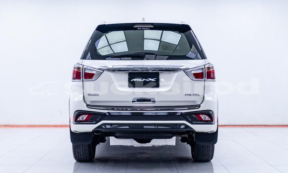 Buy Used Isuzu MU-X White Car in Bangkok in Bangkok Buy Used Isuzu MU-X White Car in Bangkok in Bangkok