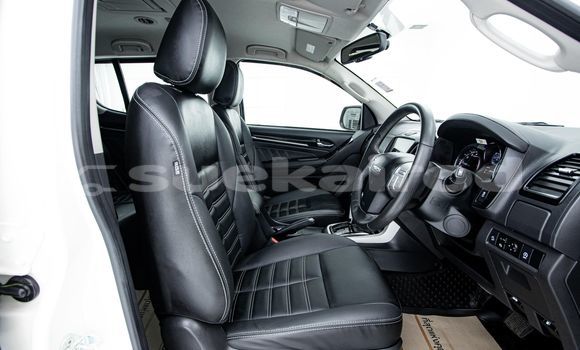 Buy Used Isuzu MU-X White Car in Bangkok in Bangkok Buy Used Isuzu MU-X White Car in Bangkok in Bangkok