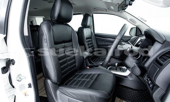 Buy Used Isuzu MU-X White Car in Bangkok in Bangkok Buy Used Isuzu MU-X White Car in Bangkok in Bangkok