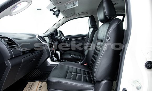 Buy Used Isuzu MU-X White Car in Bangkok in Bangkok Buy Used Isuzu MU-X White Car in Bangkok in Bangkok