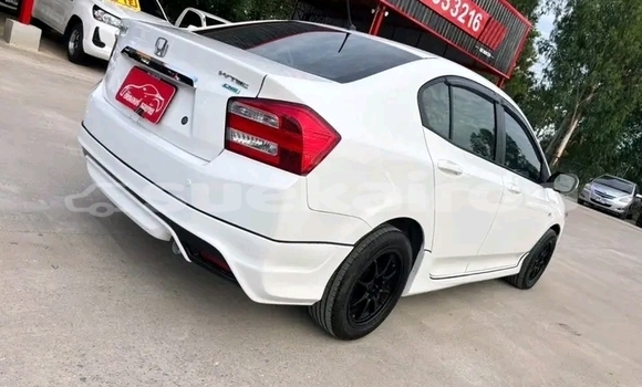 ซื้อ รถมือสอง Honda City ขาว รถยนต์ ใน %{เมือง} ใน ชัยนาท