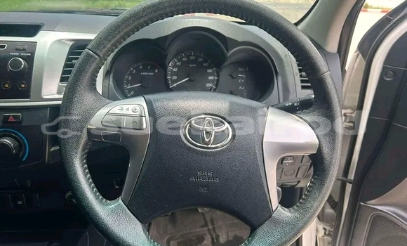 ซื้อ รถมือสอง Toyota Hiluxe VIGO ขาว รถยนต์ ใน %{เมือง} ใน กาญจนบุรี