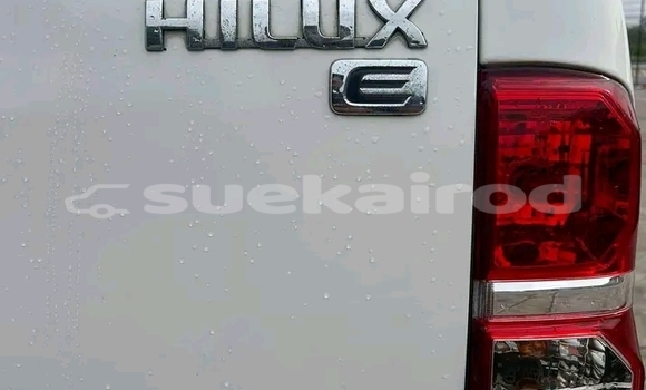 Buy Used Toyota Hiluxe VIGO White Car in Kanchanaburi in Kanchanaburi Buy Used Toyota Hiluxe VIGO White Car in Kanchanaburi in Kanchanaburi