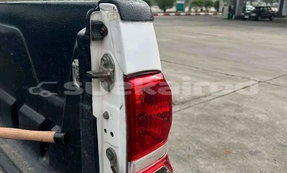 Buy Used Toyota Hiluxe VIGO White Car in Kanchanaburi in Kanchanaburi Buy Used Toyota Hiluxe VIGO White Car in Kanchanaburi in Kanchanaburi