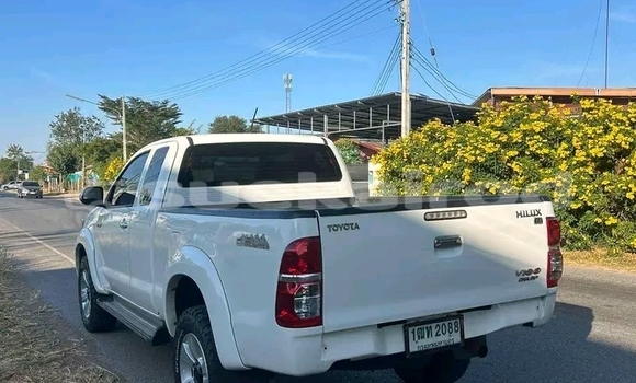 Buy Used Toyota Hiluxe VIGO White Car in Kanchanaburi in Kanchanaburi Buy Used Toyota Hiluxe VIGO White Car in Kanchanaburi in Kanchanaburi