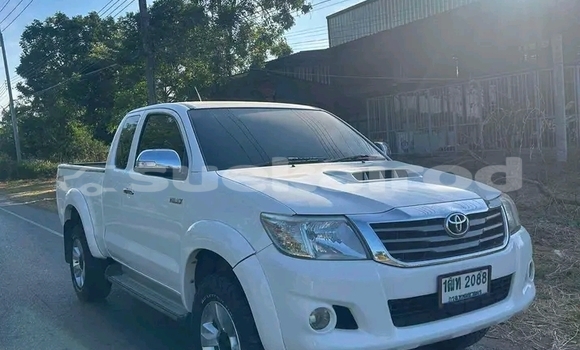 Buy Used Toyota Hiluxe VIGO White Car in Kanchanaburi in Kanchanaburi Buy Used Toyota Hiluxe VIGO White Car in Kanchanaburi in Kanchanaburi