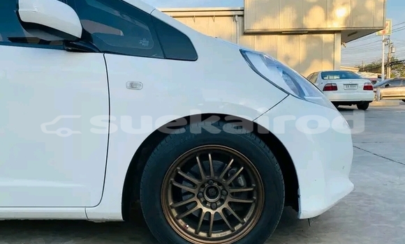 Buy Used Honda Jazz White Car in Chai Nat in Chai Nat Buy Used Honda Jazz White Car in Chai Nat in Chai Nat