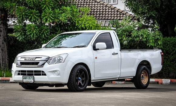 ซื้อ รถมือสอง Isuzu D–MAX ขาว รถยนต์ ใน %{เมือง} ใน นนทบุรี